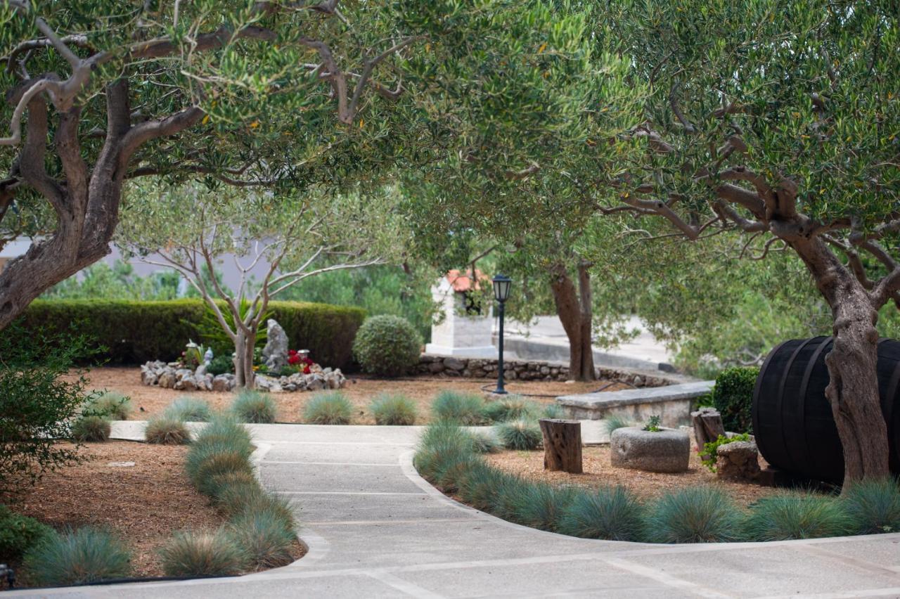 בול Villa Franka With Swimming Pool מראה חיצוני תמונה