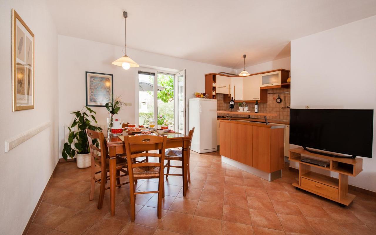 בול Villa Franka With Swimming Pool מראה חיצוני תמונה